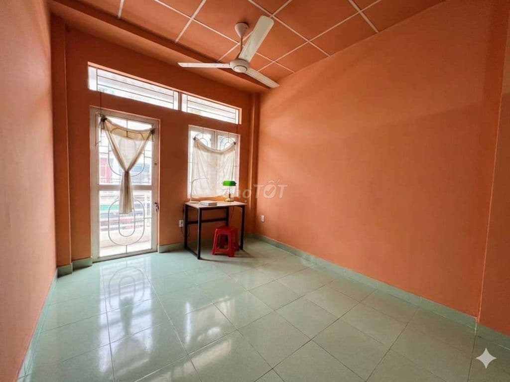 Nhà tân bình hẻm 8m kinh doanh 32M2 chỉ hơn 4 tỉ, k lộ giới, sổ vuông - Ảnh 2