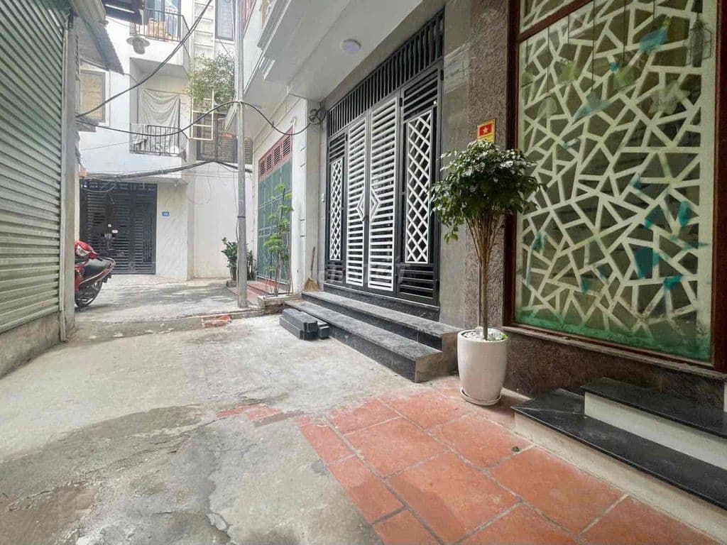 NHÀ DÂN XÂY 5 TẦNG THANG MÁY X 60m2 , Lê Quang đạo , Sát SVĐ mỹ đình