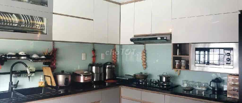 KHU HIếm nhà. Bán. CHỢ BÀ CHIỂU SÁT QUẬN 1 -17 m2 - 2 tầng Sats mặt t