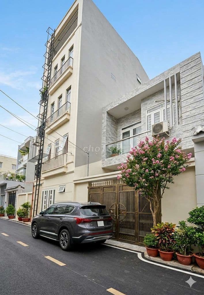 NHÀ 2 TẦNG AN PHÚ ĐÔNG GẦN TRƯỜNG ĐH NGUYỄN TẤT THÀNH