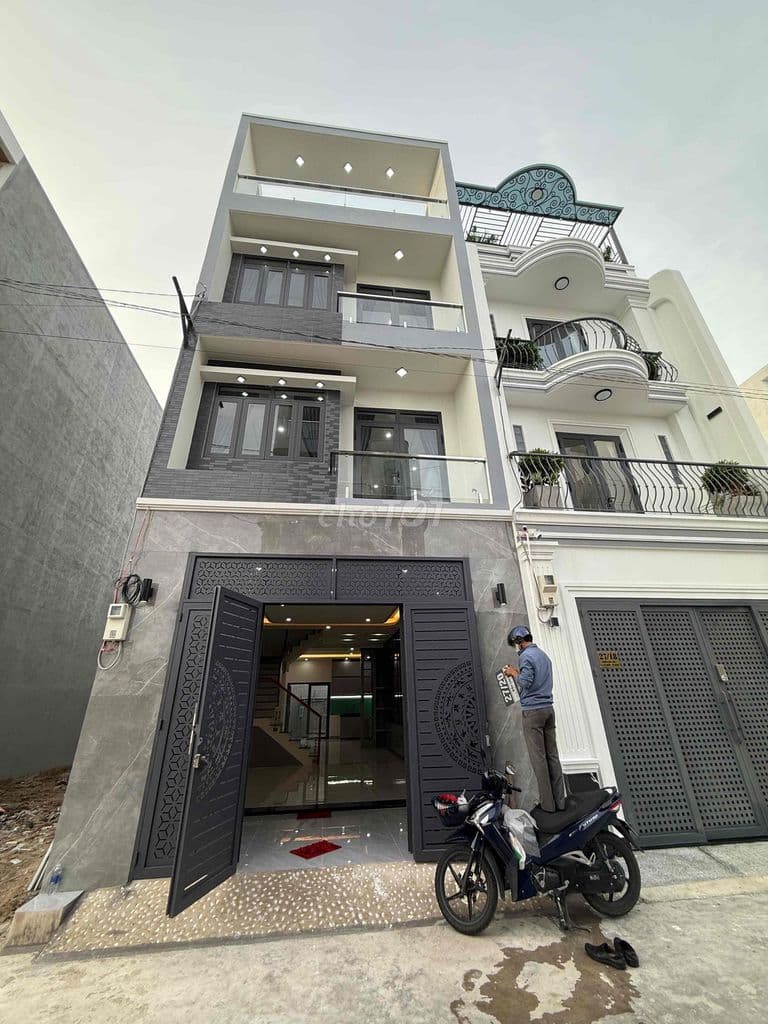 nhà mới xây 4 tấm/đường Nguyễn thị sóc vào 150m/gần trường cấp 3 BĐ