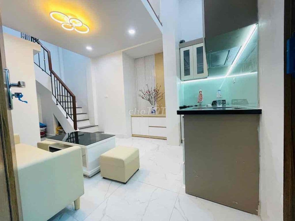 Đống Đa 25m x 5 Tầng Hơn 4 Tỷ, 30m Ra Mặt Phố Ô tô Tránh,Full Nội Thât