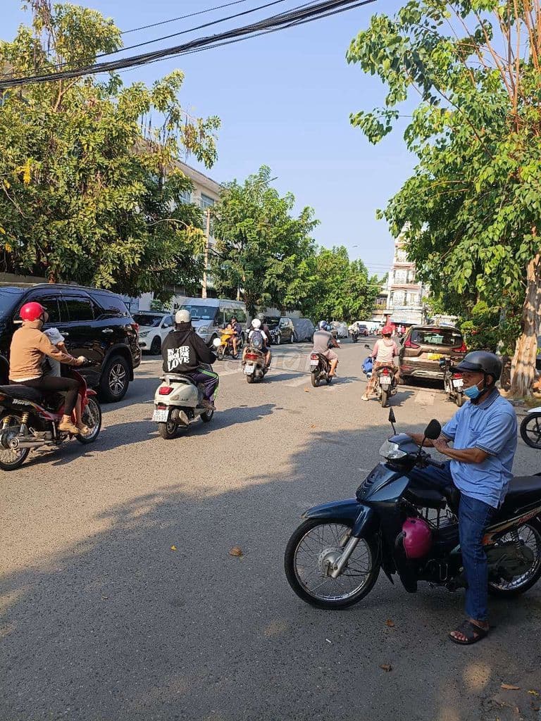 bán nhà bông sao.2 tầng.dt.43.2m2.gẩn trường học Hoàng Minh Đạo