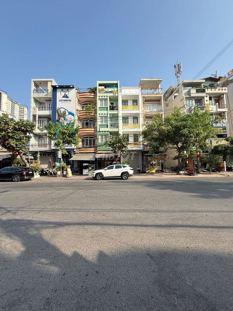 Bán nhà mặt tiền đường Tạ Quang Bửu P4 Q8. Vị trí kinh doanh sầm uất