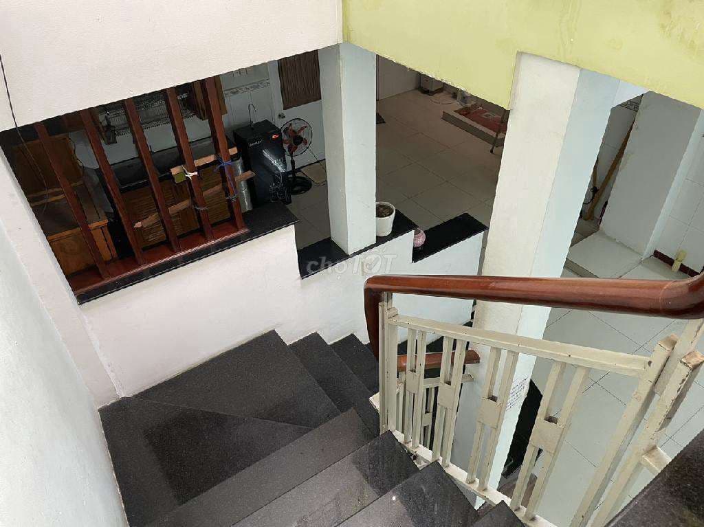 Bán nhà dt 107 m2 cực rẻ , 2T,4PN , đang cho thuê .. - Ảnh 3