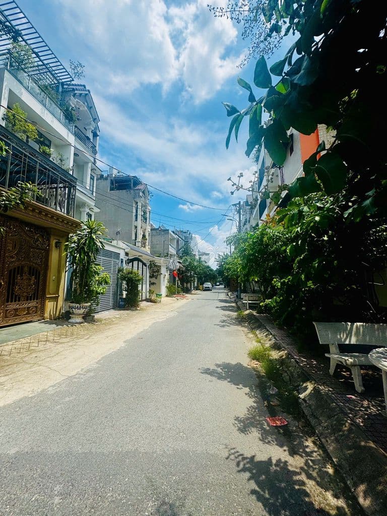HOT! MT KINH DOANH SẦM UẤT LÊ VĂN CHÍ 95M2 FULL THỔ CƯ GIÁ CHỈ 6,99 TỶ - Ảnh 2