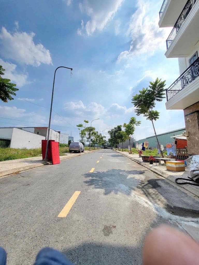 ĐẤT THỔ CƯ khu phân lô Vip- Đường nhựa 12m - 5,5*9,5=52m2 - 3,850 tỷ - Ảnh 2