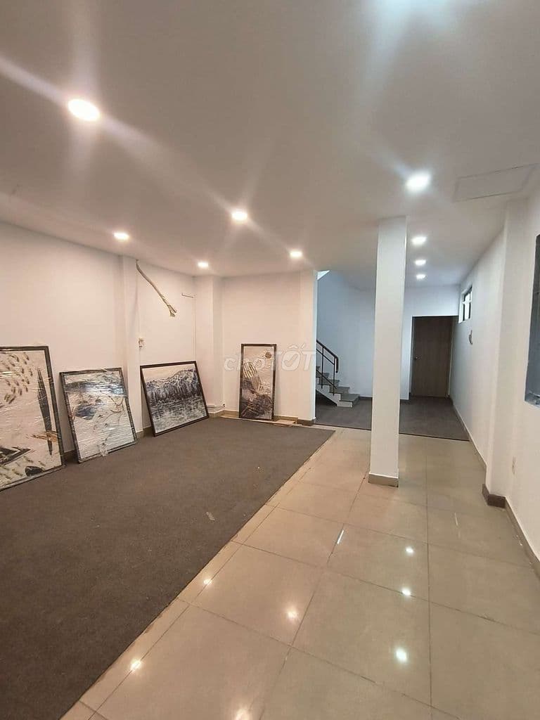 CHO THUÊ NHÀ GÓC 2 MT- NGAY NGÃ TƯ PHÚ NHUẬN - GIÁ 55 TRIỆU - Ảnh 3