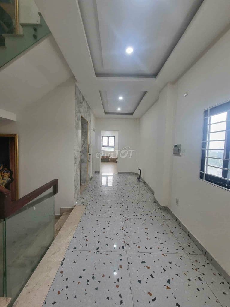 MỚI TINH MẶT TIỀN – 7 TẦNG, THANG MÁY, 165M2, 6MX30M CHỈ 10.5 TỶ - Ảnh 2