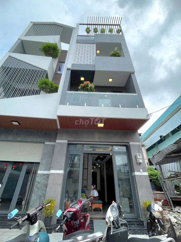 Mặt tiền Trần Thủ Độ- ĐÚc 4 Tấm MỚI- FULL NỘI THẤT- Chỉ nhỉnh 8 TỶ