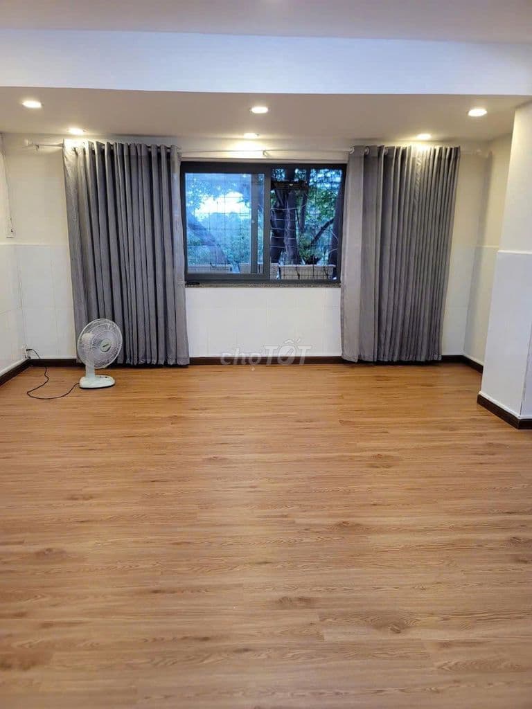 Chính chủ bán căn chung cư Ngô Quyền Q5 Giá rẻ.