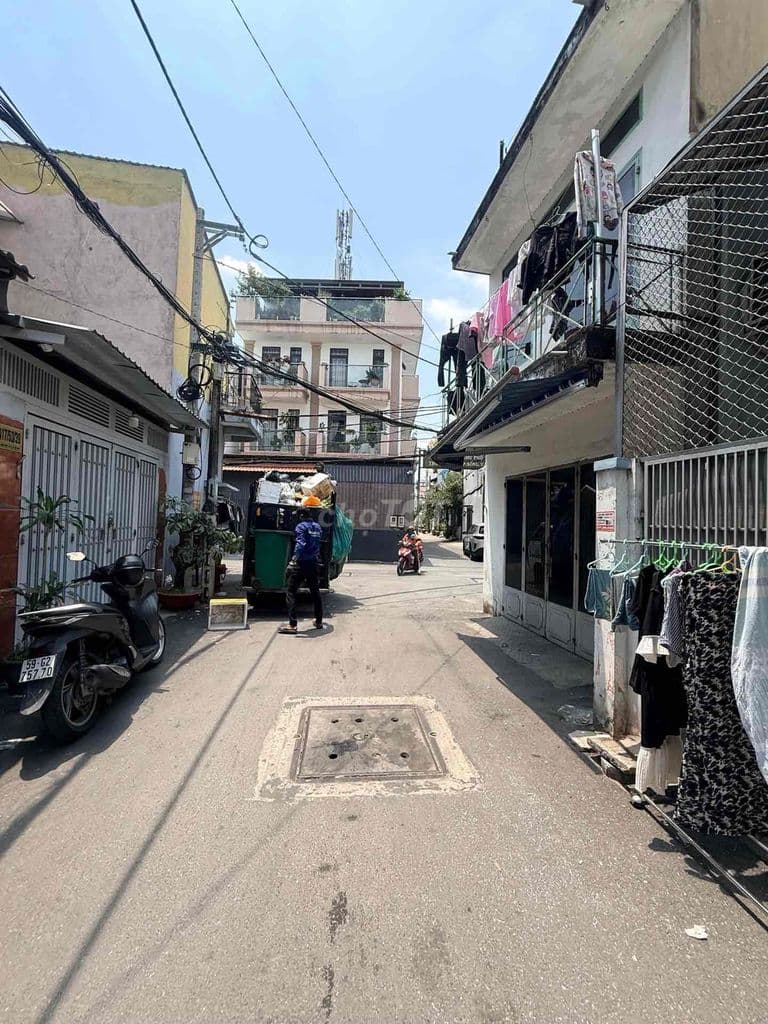NHÀ CŨ - HẺM ÔTÔ - SỔ VUÔNG VỨC - GIÁ ƯU ĐÃI - Ảnh 3