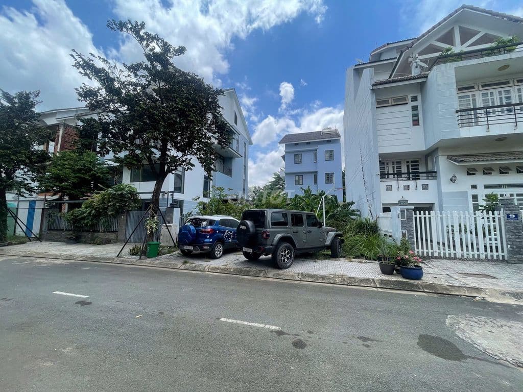 BÁN ĐẤT BIỆT THỰ GIA HÒA 10X20, ĐÔNG NAM, GIÁP CÔNG VIÊN, PHƯỚC LONG