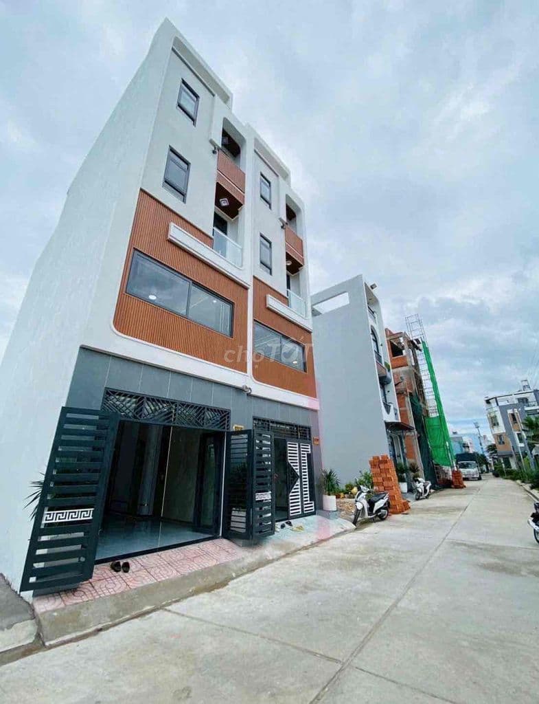 BÁN GẤP NHÀ 4 TẦNG MỚI XÂY, TỈNH LỘ 10 GIÁP TÊN LỬA, CHỈ HƠN 5 TỶ - Ảnh 2