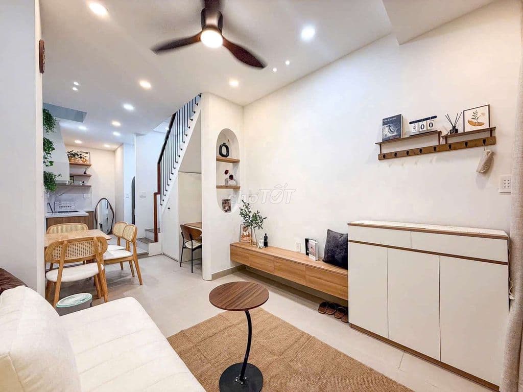 Nhà 3 tầng đầy đủ nội thất sát mặt tiền đường Phan Văn Trị p7 q5 - Ảnh 2