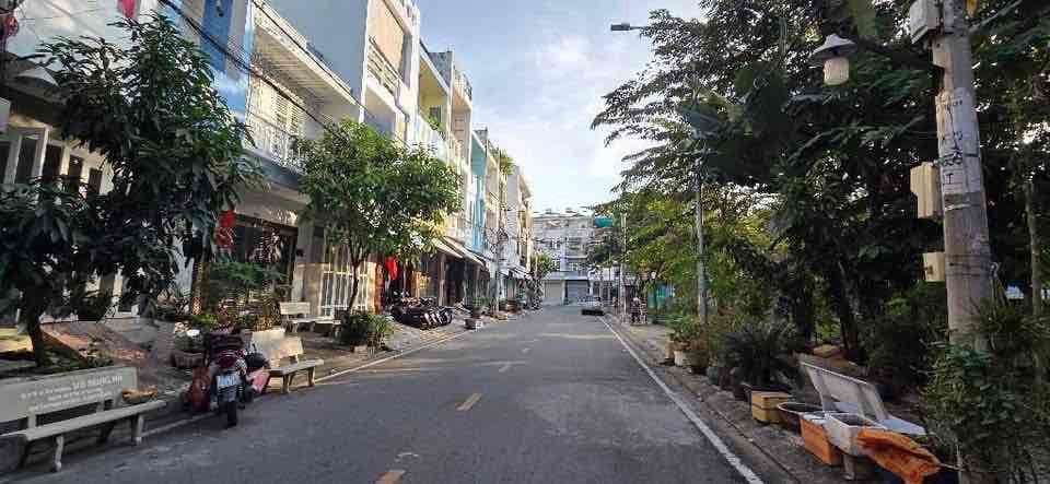 MẶT TIỀN ĐƯỜNG KHU PHÂN LÔ BÌNH PHÚ 2-VIEW CV-XE HƠI ĐẬU NGÀY ĐÊM - Ảnh 3