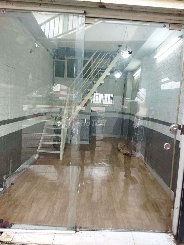 Cần bán gấp nhà nhỏ mặt tiền - Ảnh 2