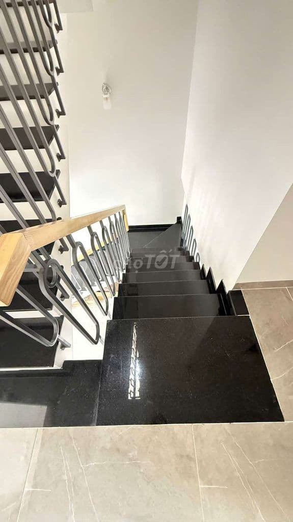 NHÀ BÁN PHƯỜNG LONG TRƯỜNG Ô TÔ NGỦ TRONG NHÀ - 4 LẦU 4PN KDC VHOA - Ảnh 3