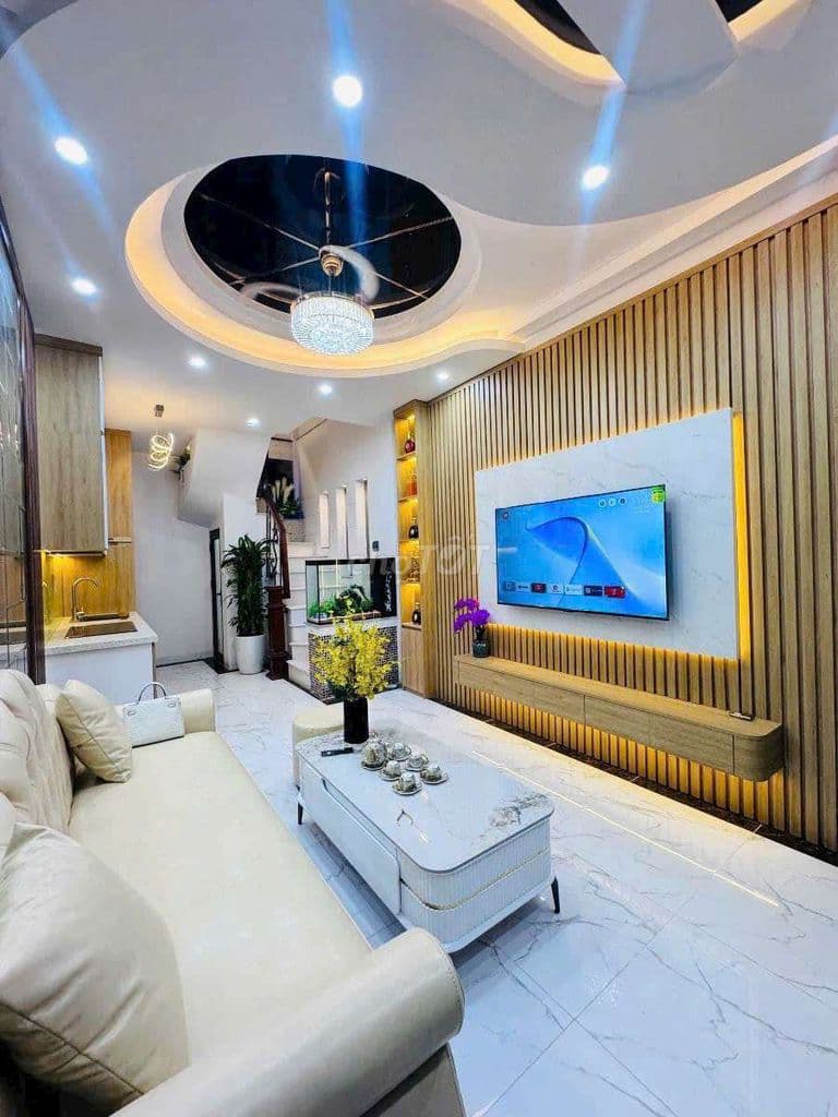 Gấp! Cực đẹp!Nhà phố Trần khát Chân 3N 4WC Mới!Full nội thất!