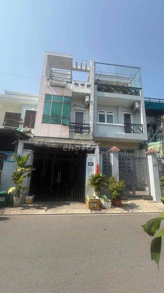 Chinh chủ Bán nhà mat tien Q12