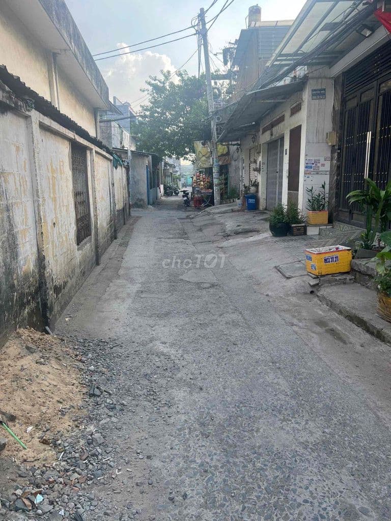 Nhà Tây Lân 10,34x25 có 12 căn nhà trọ đường xe tải sổ riêng