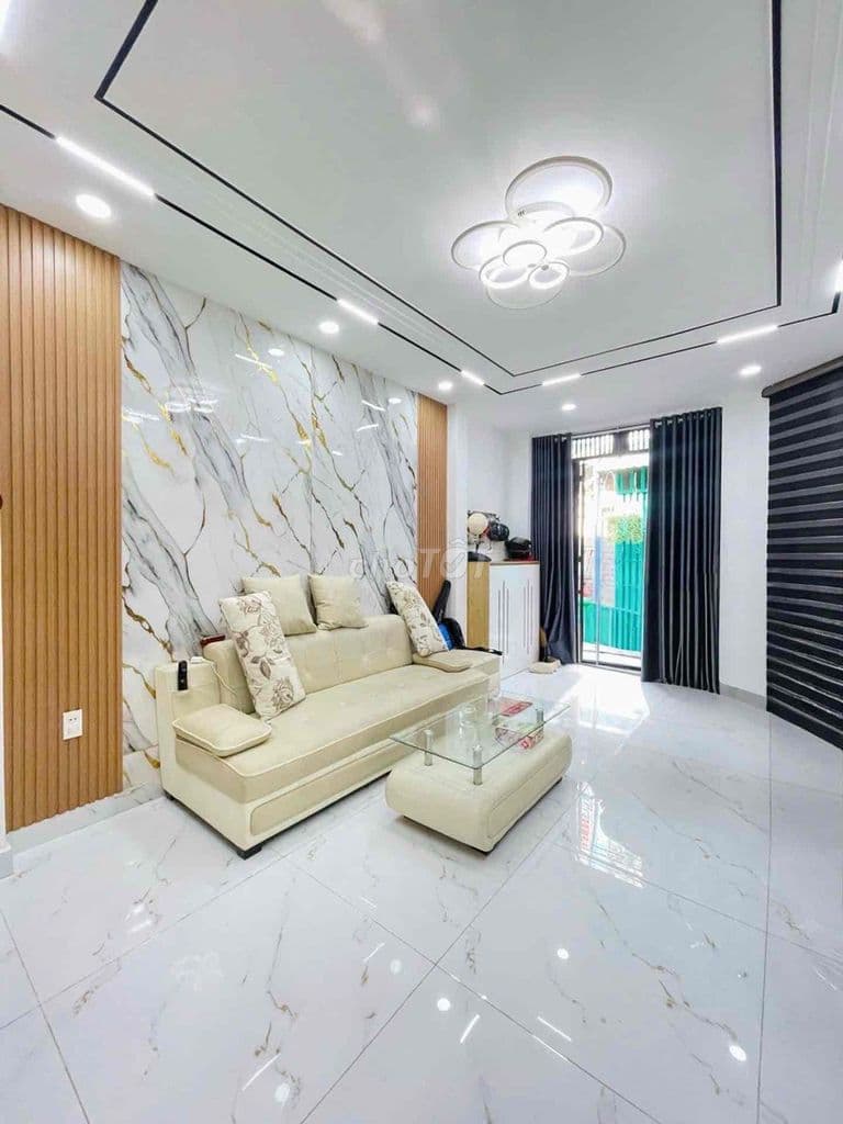 NHÀ GẦN CHỢ HẠNH THÔNG TÂY - CÓ PHÒNG NGỦ TẦNG TRỆT CHO NGƯỜI LỚN TUÔI - Ảnh 3