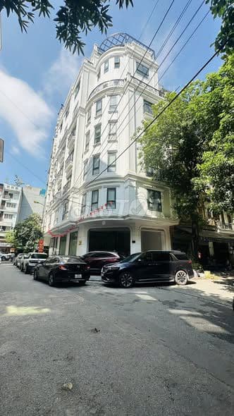 Bán toà nhà văn phòng lô góc Cầu Giấy, dòng tiền 250tr/tháng