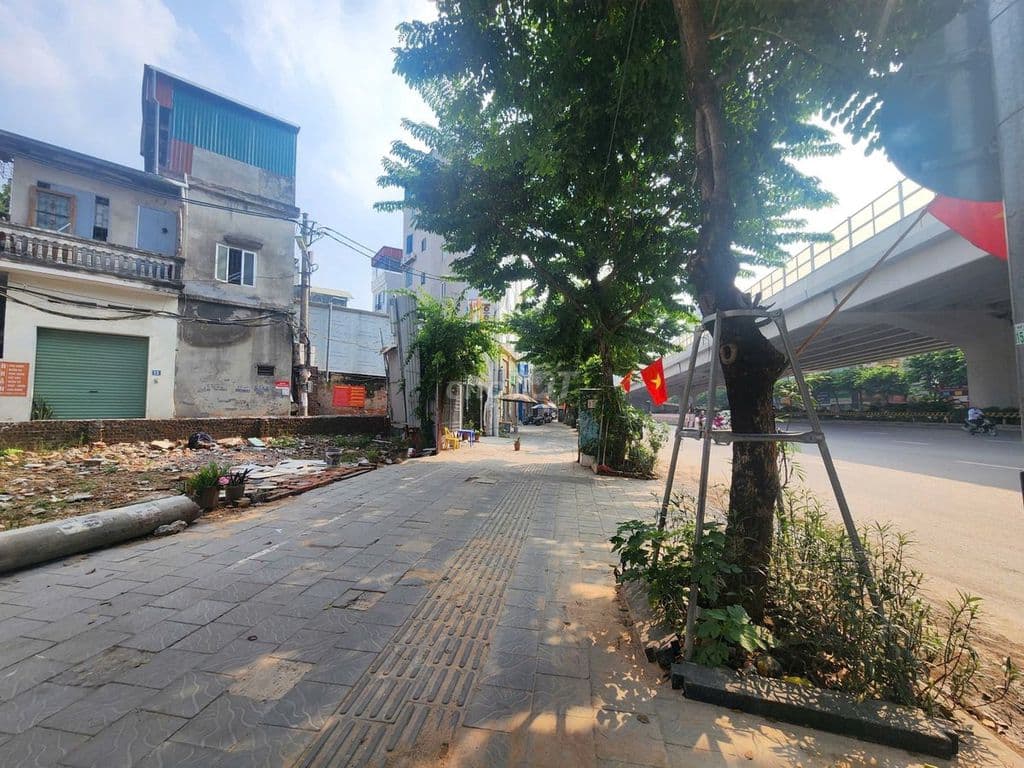 Bán đất thổ cư Phạm Văn Đồng–Tăng Thiết Giáp, lô góc 7m MT ô tô tránh