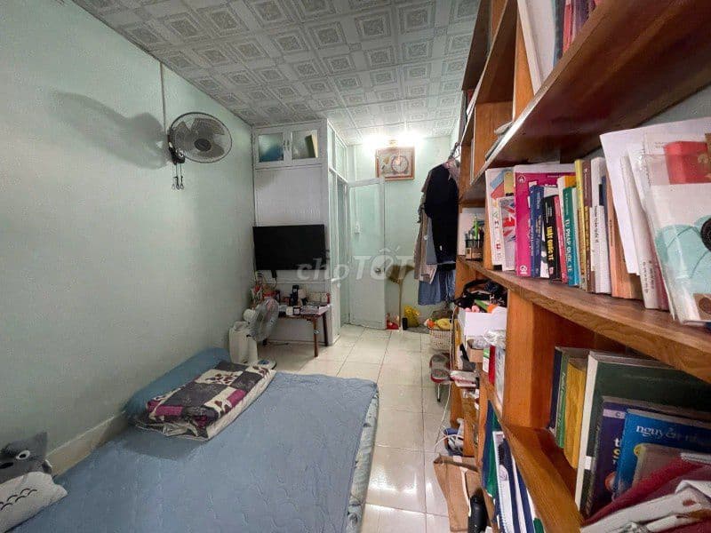 Bán nhà hẻm xe tải thông Huỳnh Tịnh Của, Quận 3 – 18m2, chỉ 2 tỷ hơn