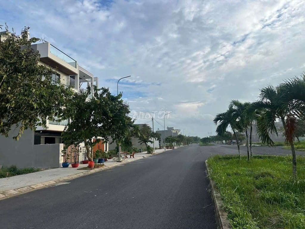đất nền bình chánh sổ hồng riêng chính chủ giá rẻ.