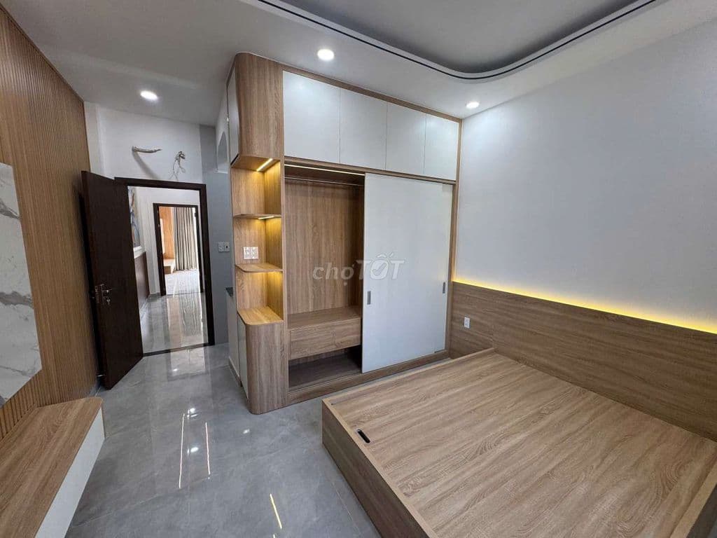Tân Phú 4x20 đúc 2 lầu Hẻm xe hơi