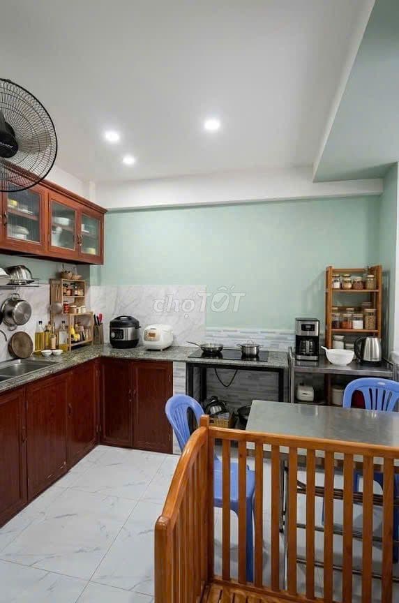 Bán nhà Cách Mạng Tháng Tám, QUẬN 10, 52 m2, giá 6.5 tỷ, chỉ 125 tr/m2