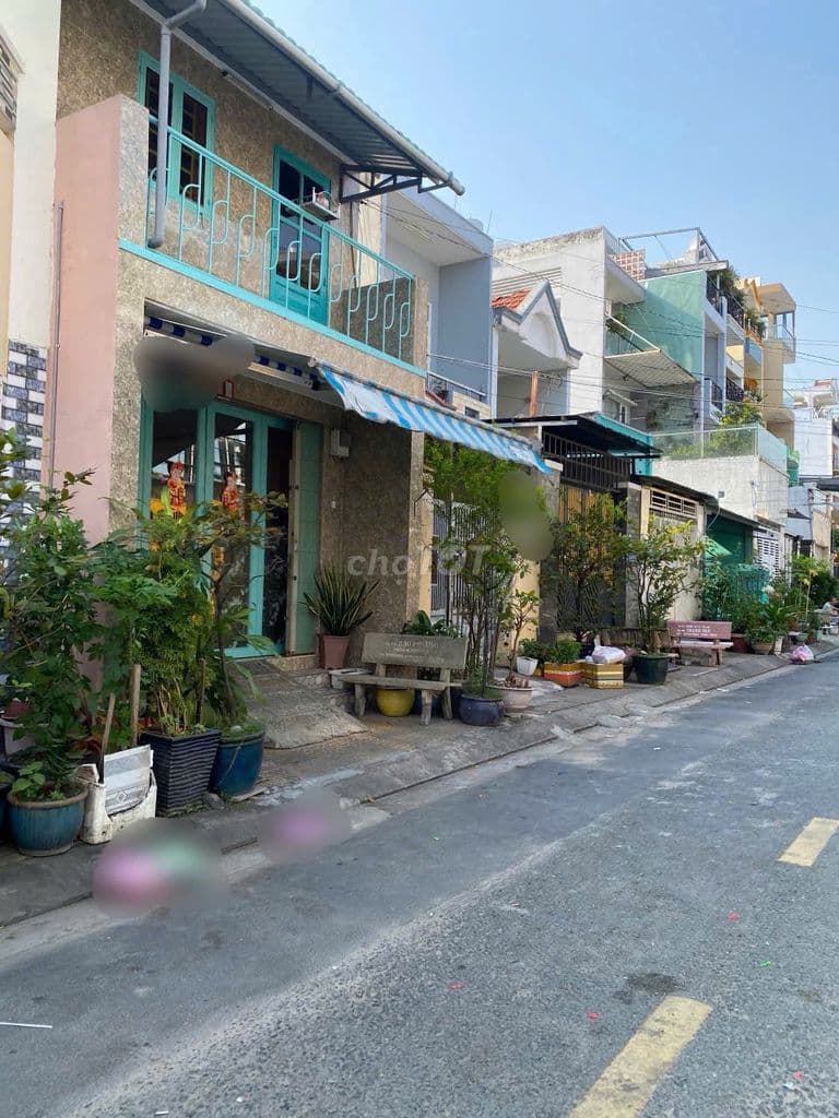 Nhà mặt tiền đường 6m - 5pn- ngay kinh dương vương - giáp quận 6