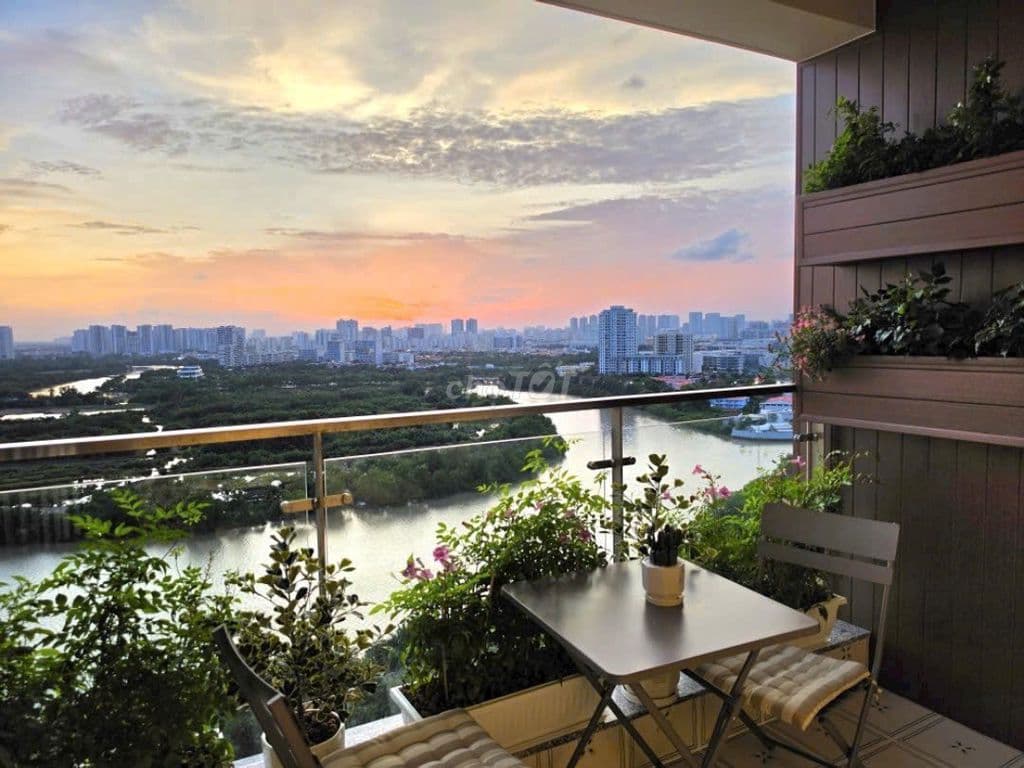 TÌM CHỦ CH RIVERSIDE RESIDENCE- SANG- XỊN- 154M2-VIEW SÔNG-GIÁ 18,5 TỶ