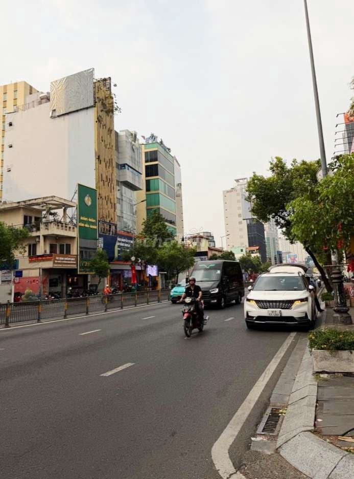 QUÁ NGON, ngay Đại học Hồng Bàng nhà DT 64m, 5PN Phường 15 Bình Thạnh