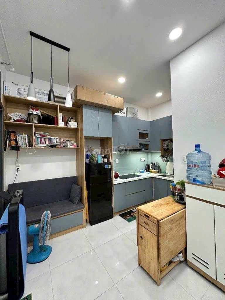 NHÀ ĐẸP Q4- HẺM 4m- 18m2- 2 TẦNG- CHỈ 2 TỶ NHỈNH