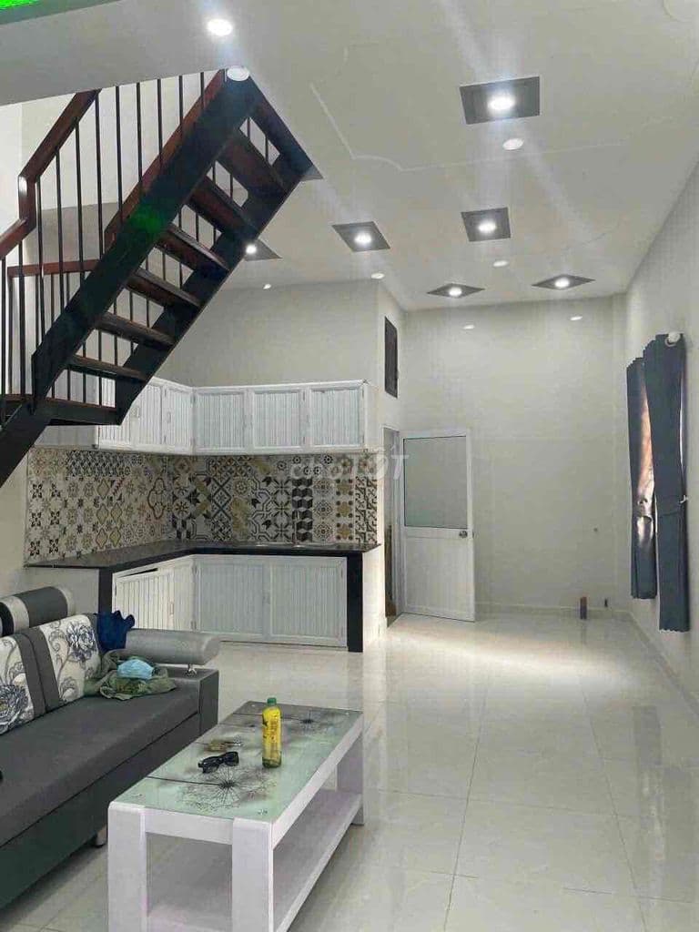 BÁN NHÀ 2 TẦNG, CHỈ 2,6 TỶ- SỔ HỒNG- 2PN, 2WC - GẦN VẠN PHÚC- THỦ ĐỨC - Ảnh 2
