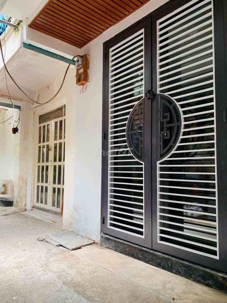 Tôi bán nhà 54 m2, Sổ hồng riêng, 1 trệt.2 lầu, Sát hẽm ôtô, Quận 7