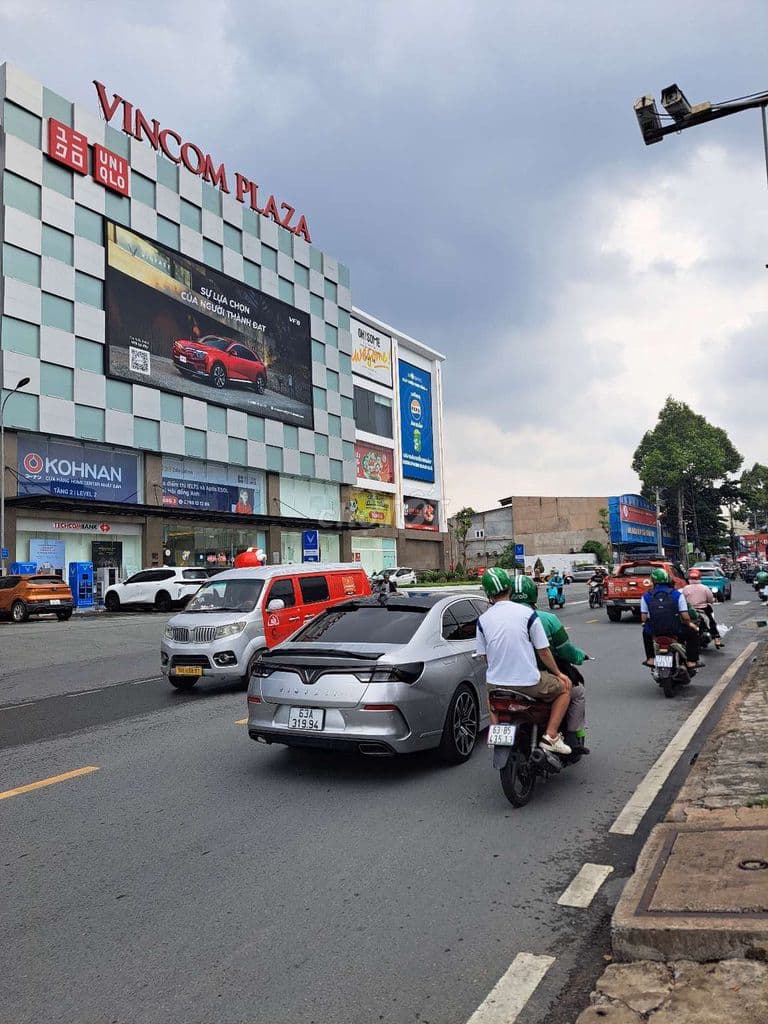 Quỹ Đất Vàng 1539m2 Ngay VinCom Lê Văn Việt.Q9
