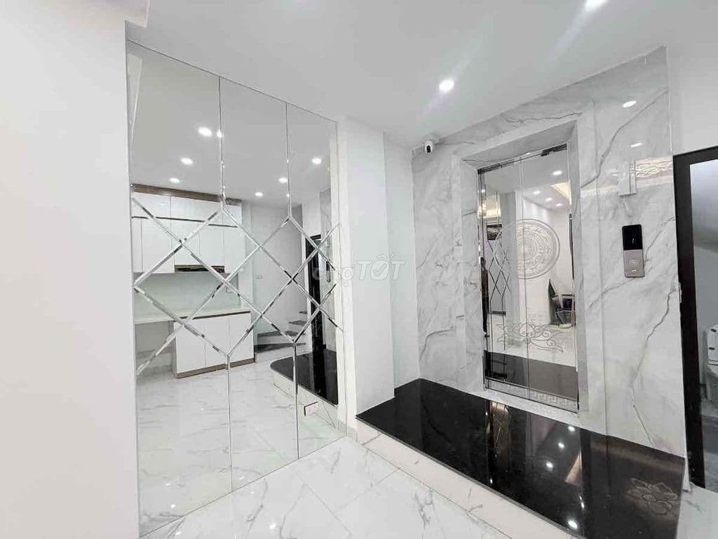Nhà Đẹp Tây Hồ 40m2 - 6 Tầng Thang Máy - Ô Tô - Ngõ Thông - 9,3 Tỷ