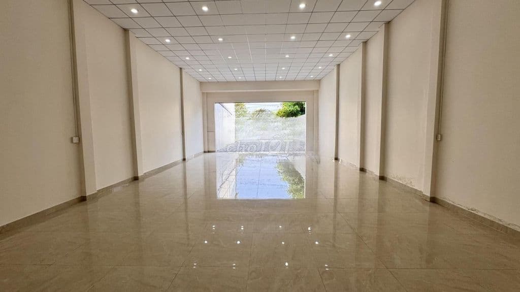 MT QL13 8x25 – trệt trống, sân ô tô – hợp showroom/nhận diện