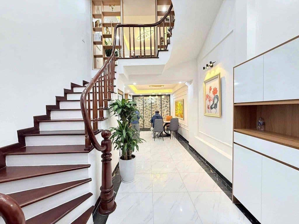 Vị trí trung tâm, 5m ra ô tô, 2 thoáng sáng full nội thất hiện đại