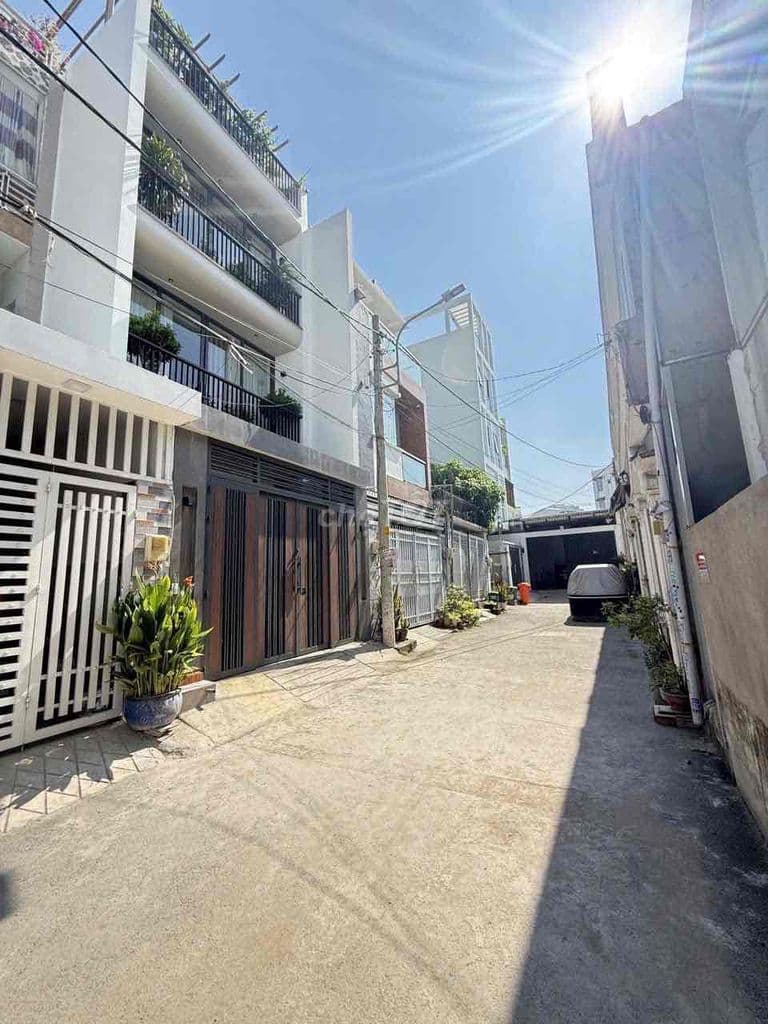 Đât hẻm xe hơi chỉ có 4 tỷ