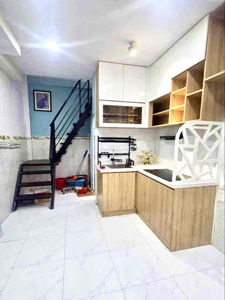 Nhà 2 tầng Quận 11 Đầm Sen giá 2 tỷ - Ảnh 2