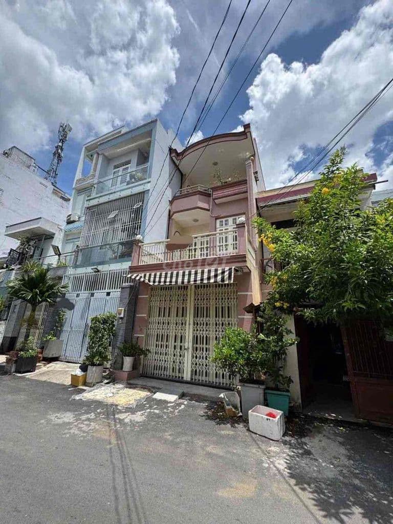 NHÀ MẶT TIỀN - KHU DÂN CƯ LÝ CHIÊU HOÀNG - GIÁP KHU BÌNH PHÚ Q6 3 TẦNG