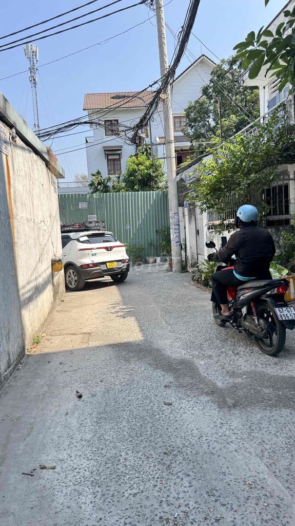 NHÀ HẺM TRƯỚC NHÀ RỘNG THOÁNG - 83M2 - ĐỐI DIỆN VẠN PHÚC