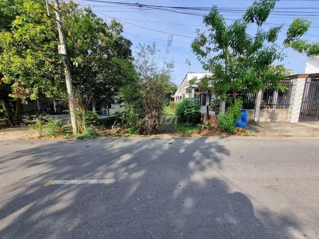 Chủ kẹt vốn cần đẩy nhanh lô đất tại Phạm Thị Thàng. Phước Hiệp.SHR