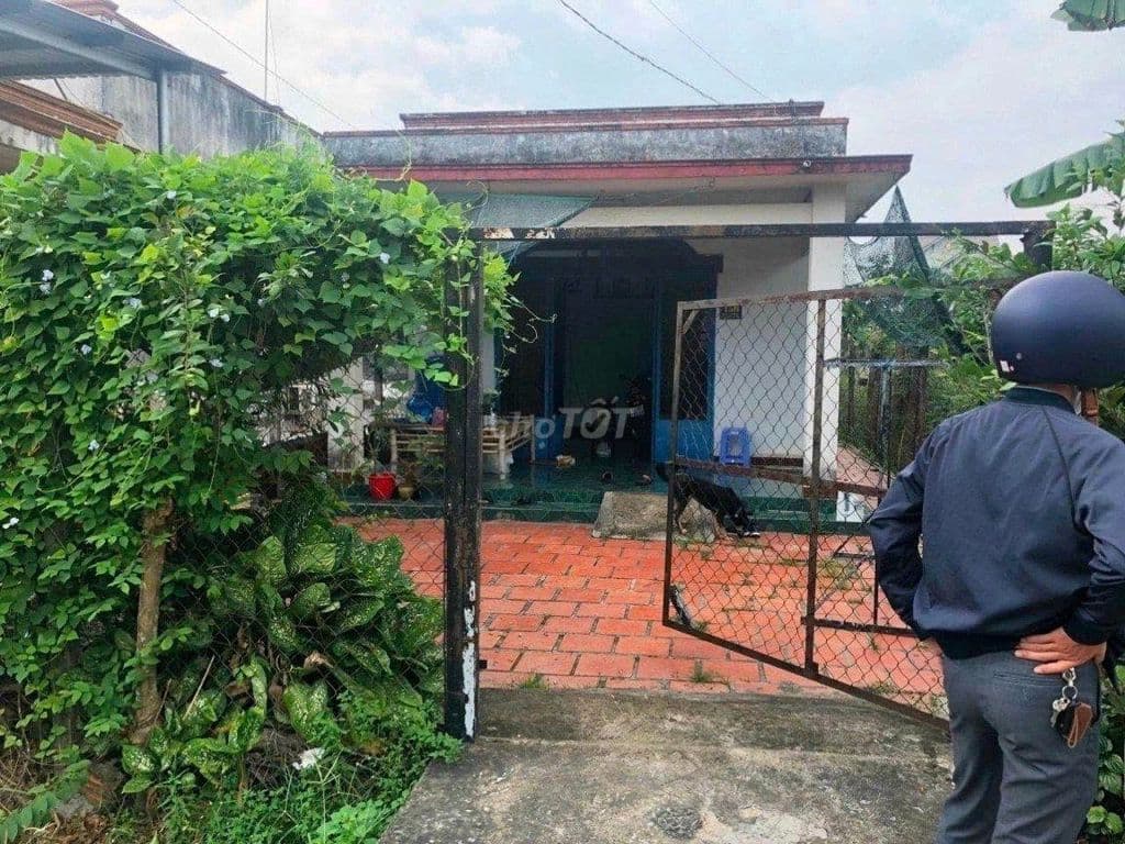 Tôi bán gấp căn nhà 105m2 giá 950tr cạnh Uỷ Ban xã Phước Hiệp Củ Chi