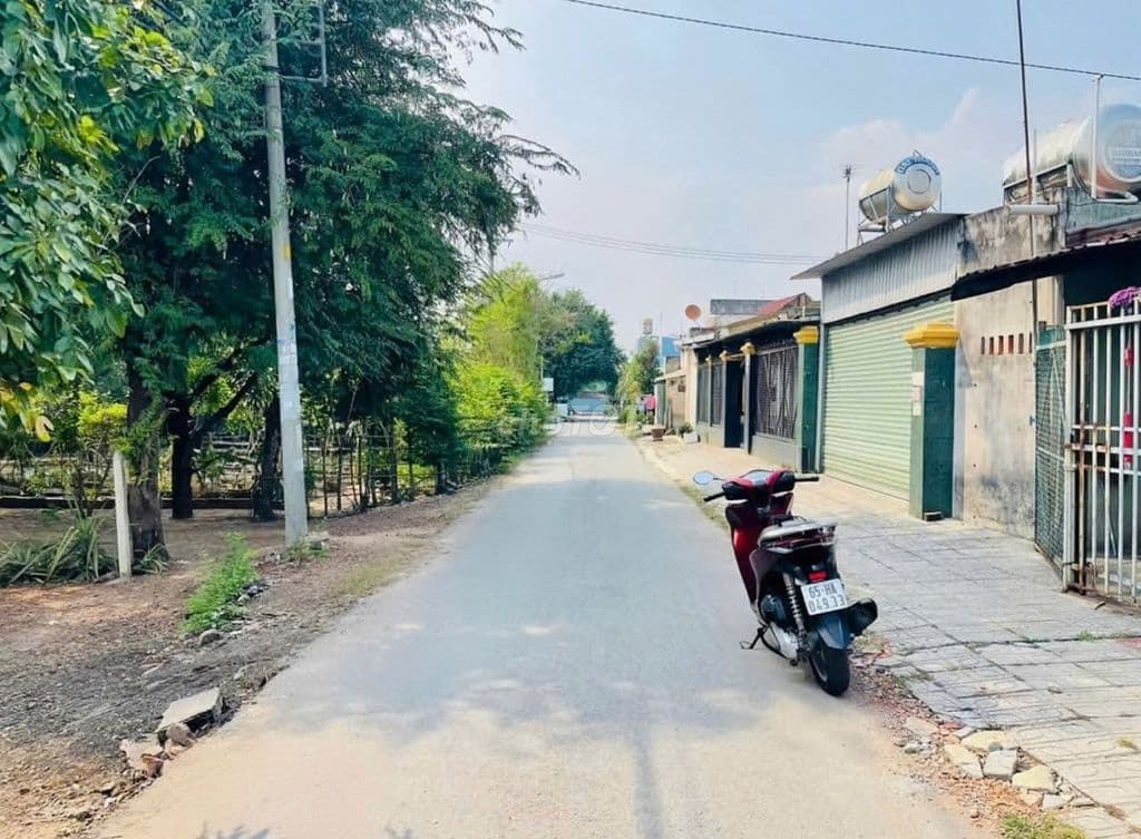 Chính chủ cần bán lô đất mặt tiền Nguyễn Thị Hẹ có sổ hồng giá 570tr - Ảnh 2