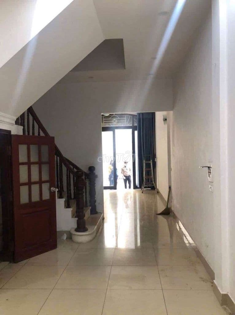 Bán nhà Duy Tân CG - phân lô sát phố - 5 tầng - ôtô tránh - kinh doanh - Ảnh 2